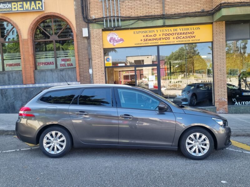 PEUGEOT 308 FaMILIAR 15 Hdi STYLE