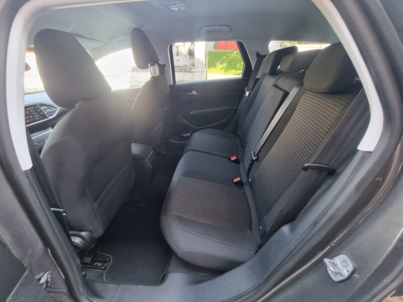 PEUGEOT 308 FaMILIAR 15 Hdi STYLE